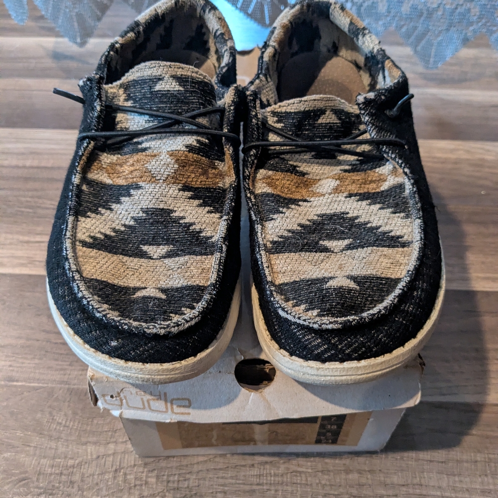 Hey Dude Black And Tan Shoes